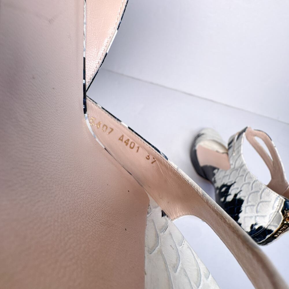 Escada Sophie Calfskin Heels Navy Ivory Italy Size 37 - Picture 8 of 13